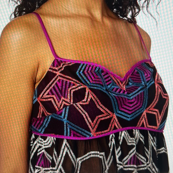 BCBG MAXAZRIA Embroidered Empire Waist Camisole Strappy Top XXS - Picture 3 of 9